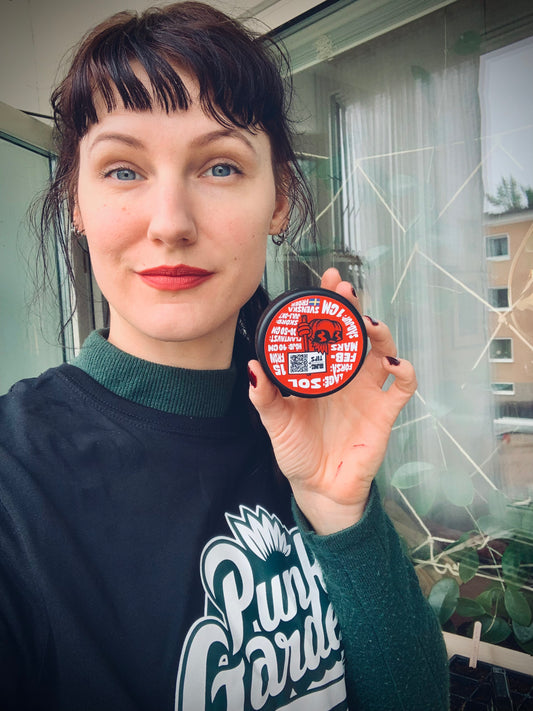 T-shirt regular fit svart