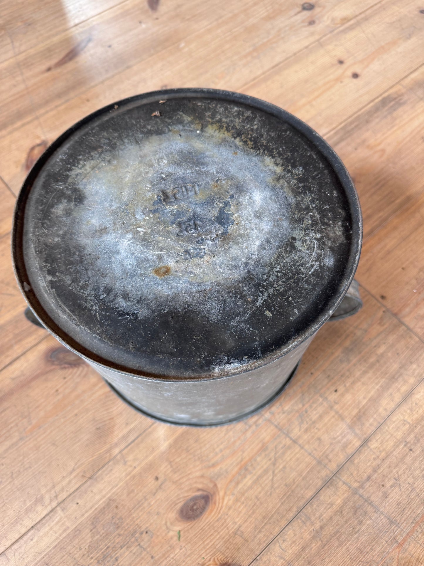 Vessel/tin pot 19 l
