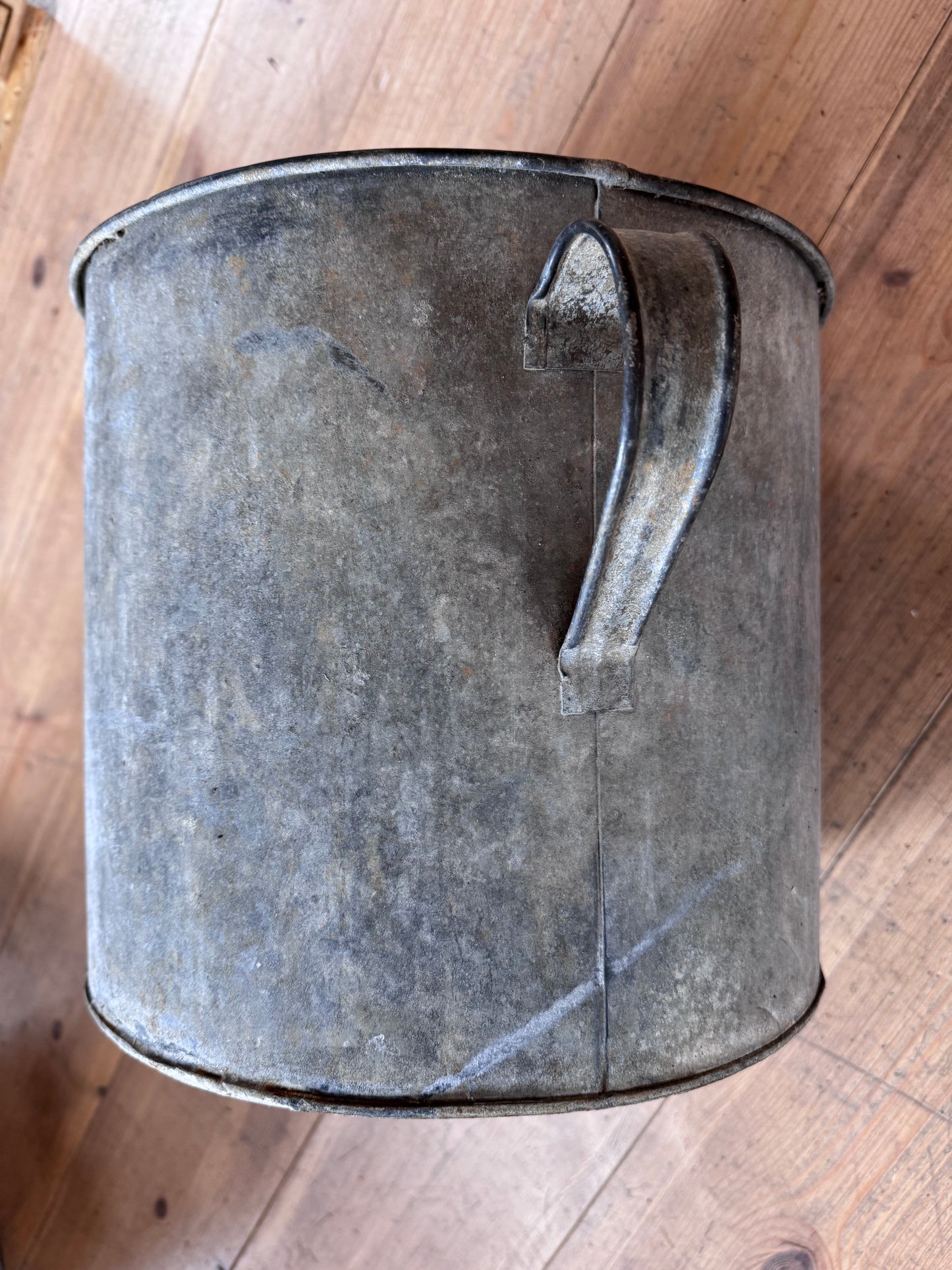Kärl/plåtkruka 20 l